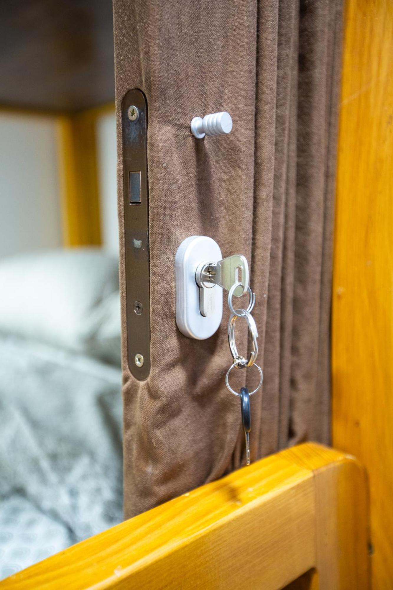Aisha Hostel Любляна Экстерьер фото